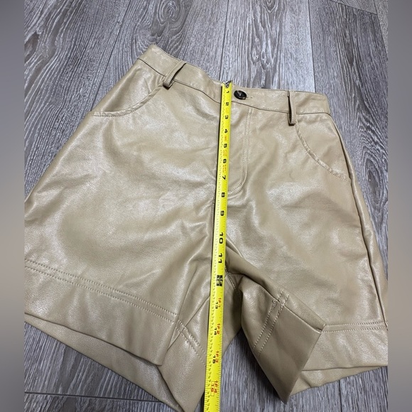 Lilyful women’s beige leather shorts - Picture 5 of 9